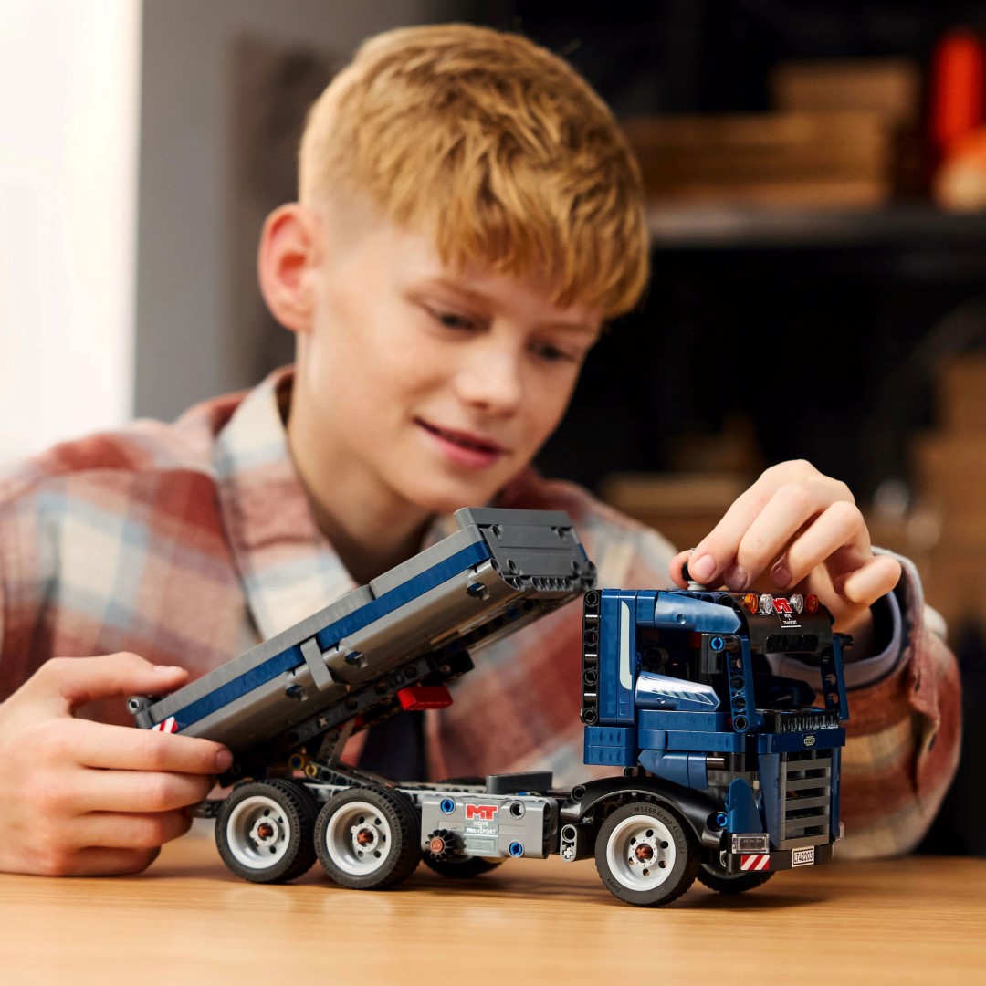 https://thetoyshop.az/image/catalog/products/4b7eb289-f029-11ef-b00e-644ed76f0f43_3.jpg
